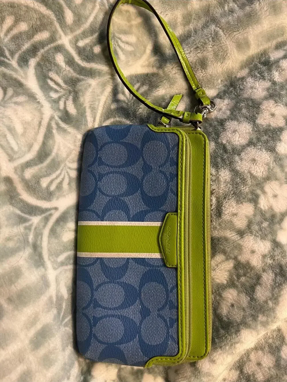 Coach Blue Signature Zip Around Wristlet Wallet Lime Green